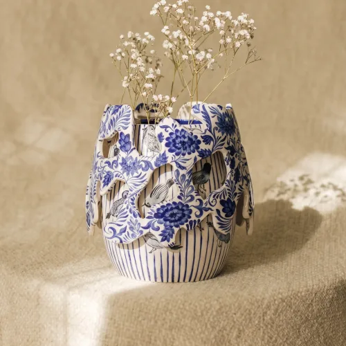 white-studio-blue-white-ceramic-vase